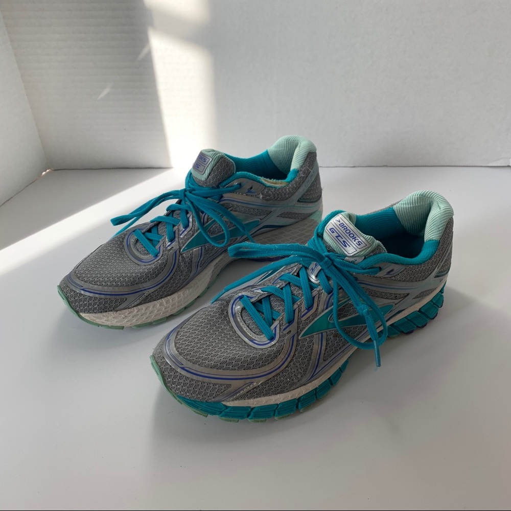 Brooks Women Size 11 Shoe